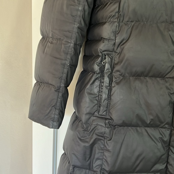 Black Women's Patagonia Down Jacket - Picture 4 of 6